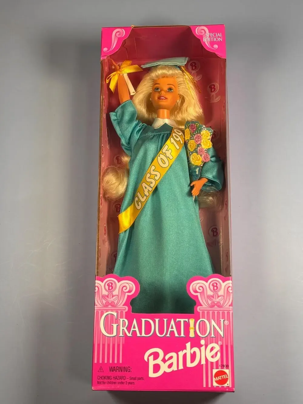 VTG 1997 Class Of 1998 Graduation Barbie Doll w/Turquoise Robe #17830- New